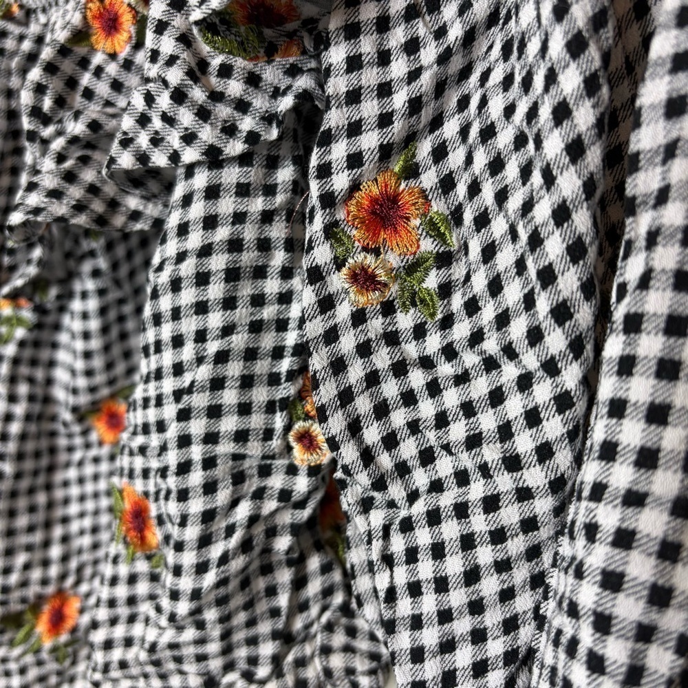Peach Love Floral Gingham Crop Top Women's Top Size Large - Picture 3 of 6